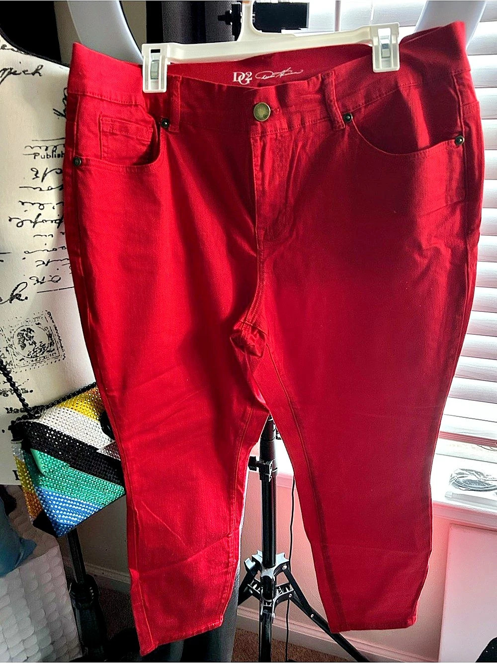 Liverpool Red Cropped Pants Like New